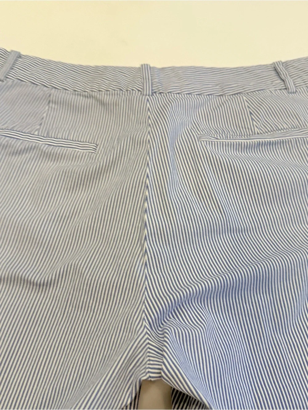Ralph Lauren Women’s seersucker Shorts Size 10 Blue/White Stripe EUC